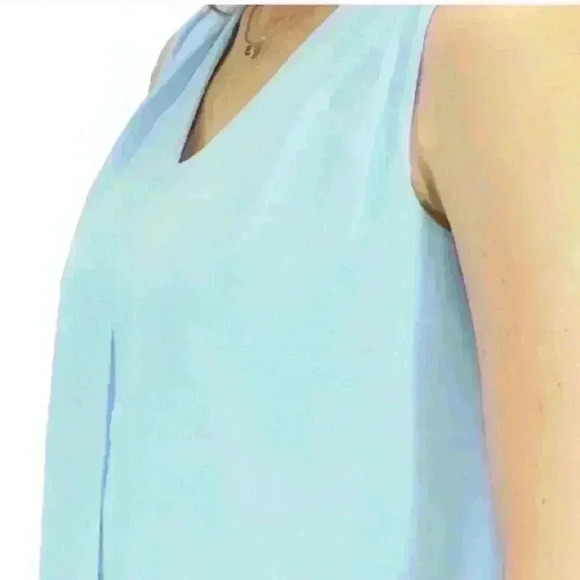 Business Casual Lightweight sleeveless layer tank - Picture 3 of 4